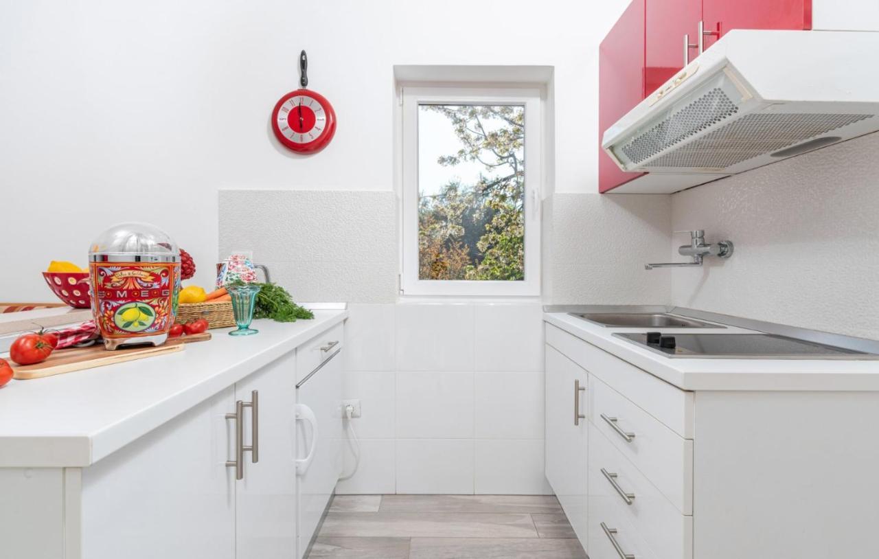 Luxury New !!! Apartment One And Only With Terrace & Free Bikes Porec Esterno foto
