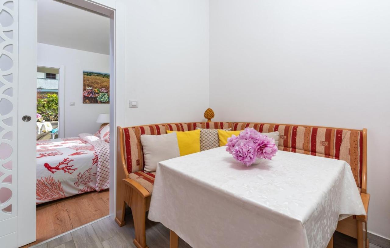 Luxury New !!! Apartment One And Only With Terrace & Free Bikes Porec Esterno foto