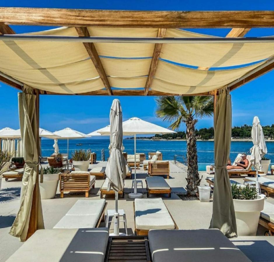 Luxury New !!! Apartment One And Only With Terrace & Free Bikes Porec Esterno foto