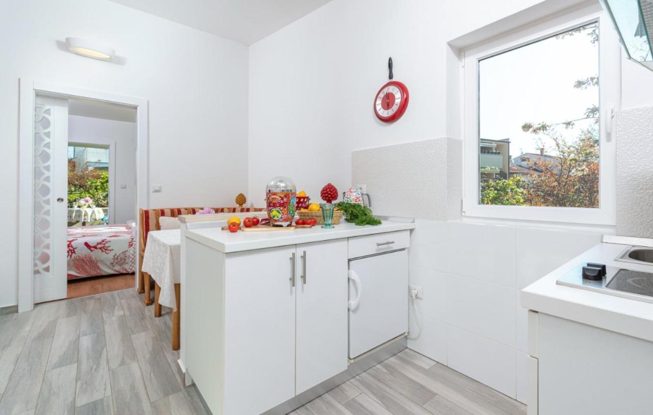 Luxury New !!! Apartment One And Only With Terrace & Free Bikes Porec Esterno foto