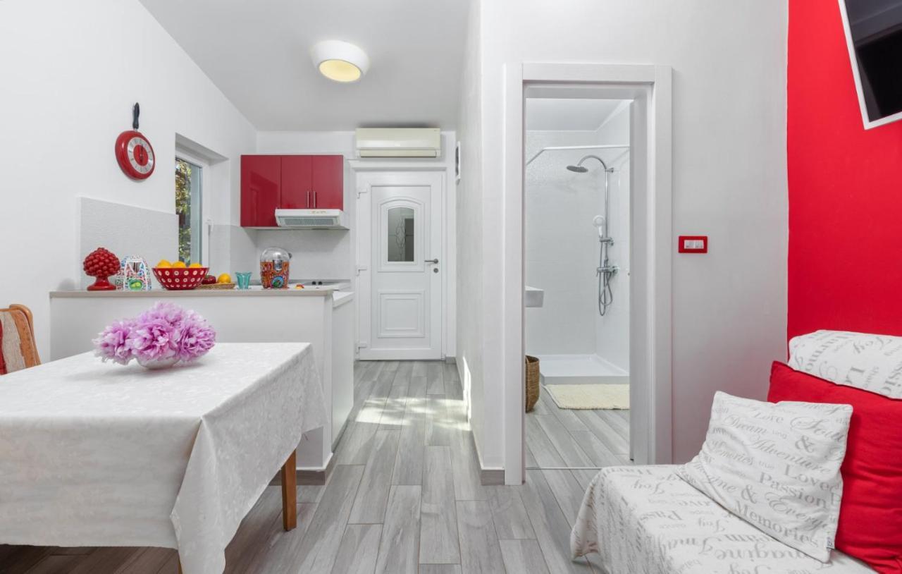 Luxury New !!! Apartment One And Only With Terrace & Free Bikes Porec Esterno foto